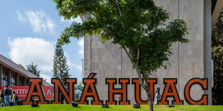 Universidad Anáhuac no ejercerá acción contra Yasmín Esquivel por plagio de tesis de doctorado