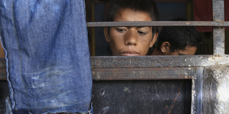 Violencia priva a estudiantes mexicanos de educación: FNERRR