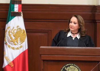 Tribunal elimina prohibición que impedía a la UNAM informar sobre plagio de tesis de Yasmín Esquivel