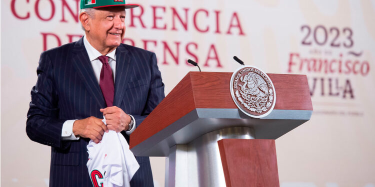 “Ahí va a seguir Porfirito”, reprocha AMLO tras amparo a Edmundo Jacobo