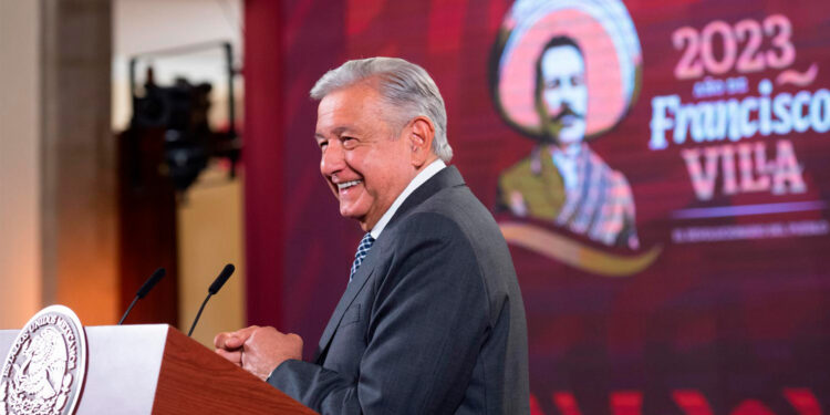 López Obrador critica restitución de Edmundo Jacobo en el INE