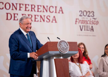 AMLO defiende a aspirantes a consejeros del INE cercanos a Morena