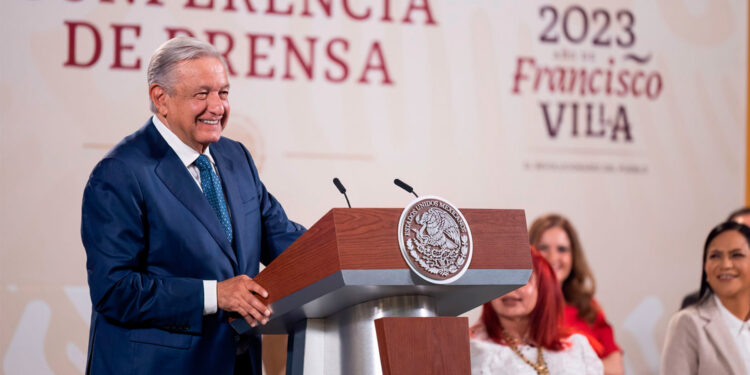 AMLO defiende a aspirantes a consejeros del INE cercanos a Morena