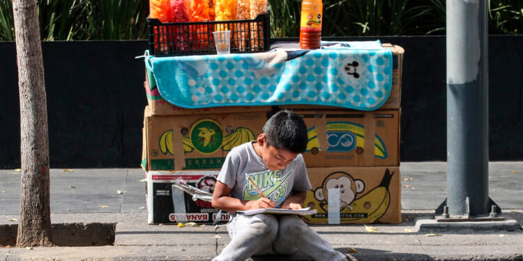 Recortes y opacidad en educación a cuatro años de 4T: FNERRR