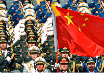 China aboga por reforzar la cooperación militar con Rusia