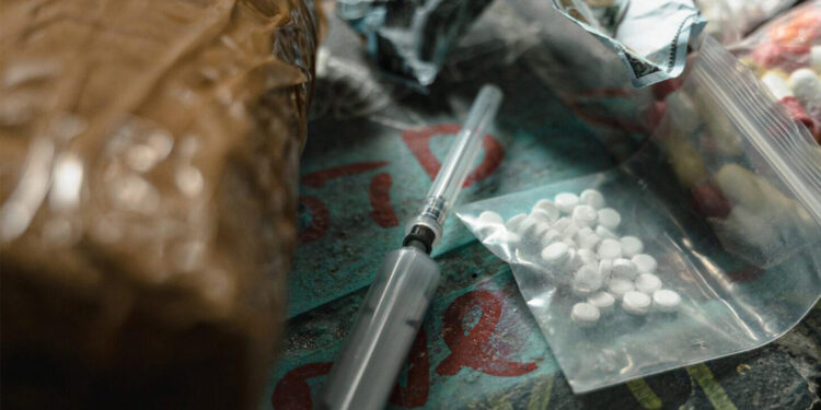 López Obrador admite ahora que en México sí se produce fentanilo