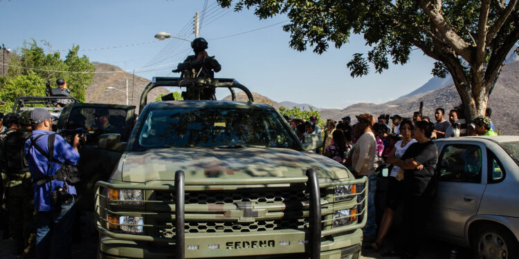 Enfrentamiento entre militares y sicarios deja siete muertos en SLP