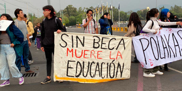 UNAM desmiente a SEP: recursos para becas Elisa Acuña no fueron asignados