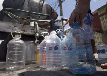 Chilangos enfrentan crisis hídrica desde hace más de 20 años; Sheinbaum ignora