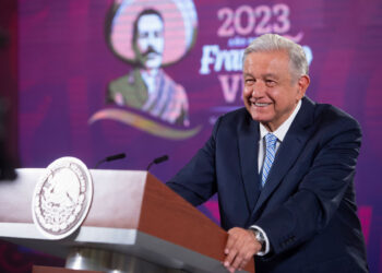 Legisladores decidirán si llevan a juicio político a ministros: AMLO