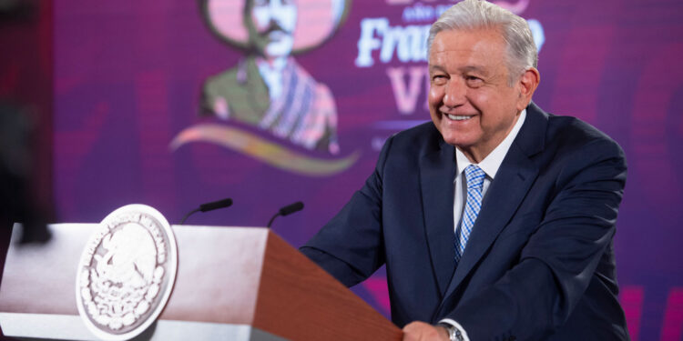 Legisladores decidirán si llevan a juicio político a ministros: AMLO