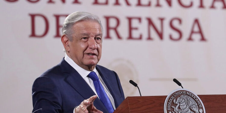 Congreso de Perú declara persona non grata a López Obrador