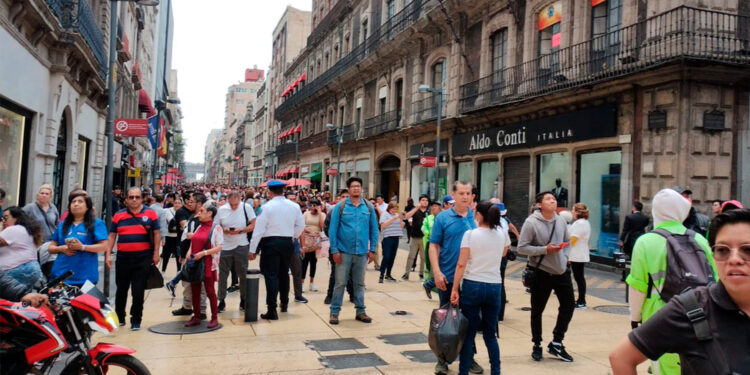 Activan alerta sísmica en CDMX por error humano