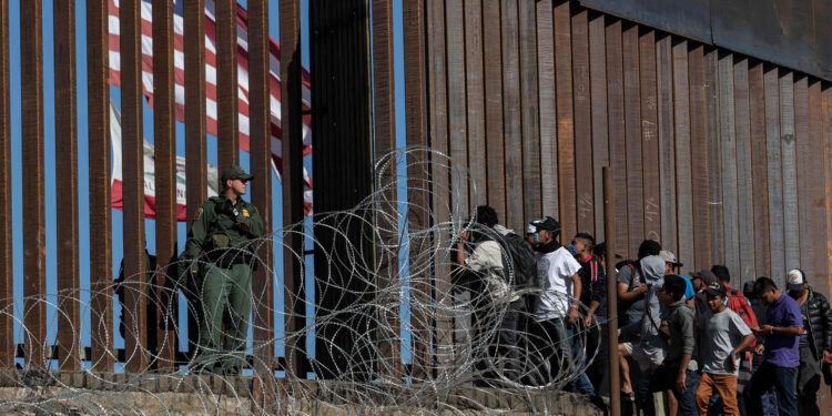 Gobierno de Biden aprueba envío de 1,500 soldados a la frontera con México