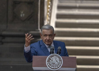 López Obrador apoya iniciativa para pactar con grupos criminales