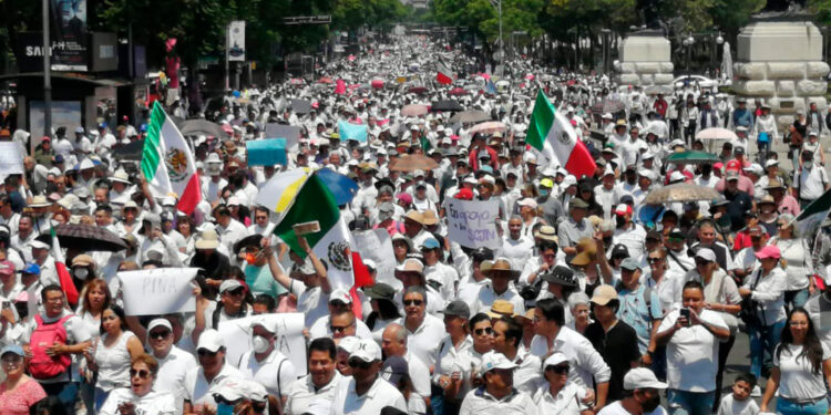 Miles marchan en todo México a favor de la SCJN