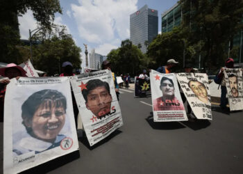 Marchan en CDMX para exigir aparición con vida de presos desaparecidos