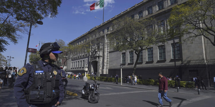 Suprema Corte de México discute la polémica reforma electoral