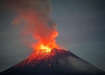 Suspenden clases presenciales en Puebla por actividad volcánica