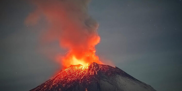 Suspenden clases presenciales en Puebla por actividad volcánica