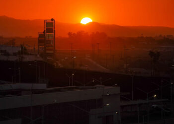 Apagones provocan crisis de agua, drenaje, salud y muertos