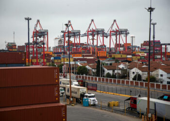 Banco Mundial prevé que economía global crezca 2.1% en 2023