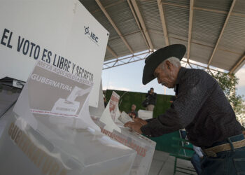 Cierran casillas de elecciones en Edomex