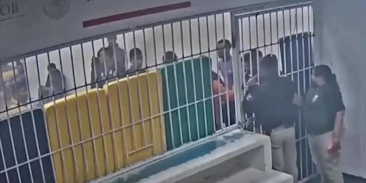 Detienen a otro migrante por incendio en estación del INM en Cd. Juárez