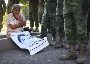 Dictan auto de formal prisión a ocho militares señalados en el caso Ayotzinapa