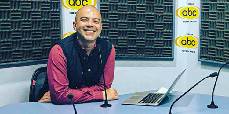 Agreden integrantes de la 28 de Octubre al periodista Luis Fernando Soto