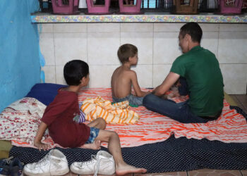 Aumenta el número de hombres migrantes que viajan solos con sus hijos