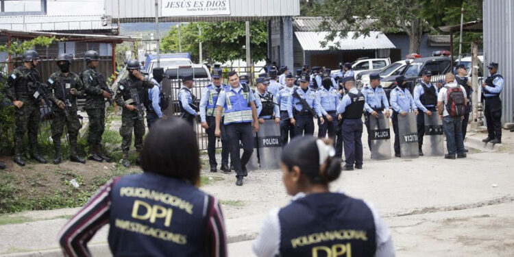 Motín en cárcel de mujeres en Honduras deja 41 reclusas muertas