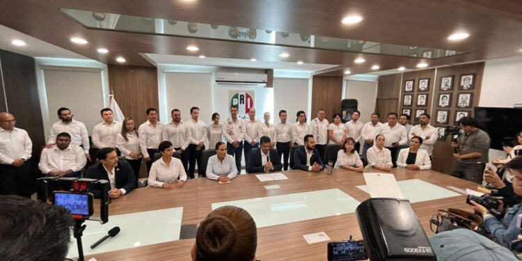 ¡Adiós al PRI en Hidalgo! Renuncian al partido dirigencia y diputados