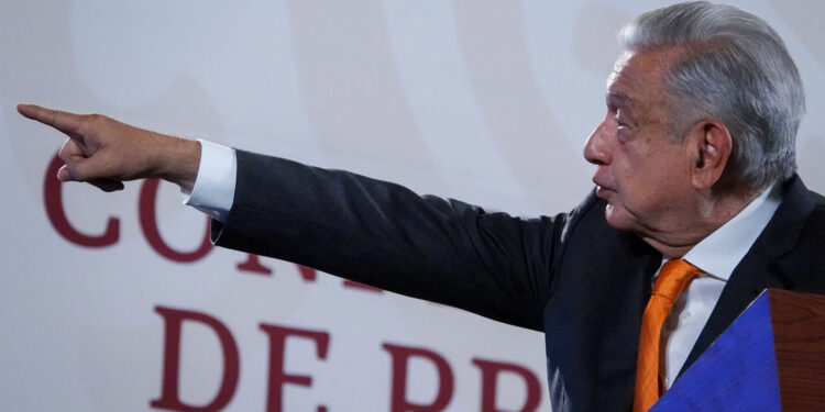 AMLO pide a delincuentes abandonar actividades ilícitas