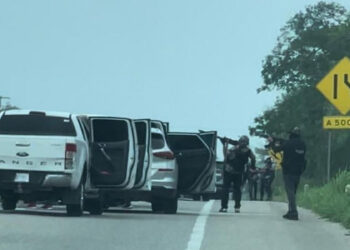Grupos armados secuestran a 14 policías en Chiapas