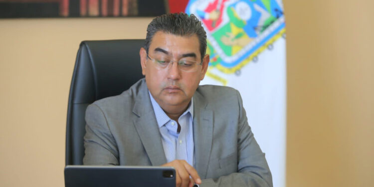 Gobierno de Puebla advierte uso de la fuerza para disolver bloqueos carreteros