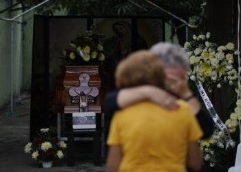 Velan restos de Hipólito Mora en La Ruana, Michoacán