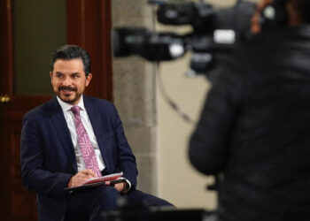 Zoé Robledo dejará el IMSS para buscar la gubernatura de Chiapas