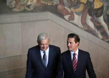 Sexenios de EPN y AMLO acumulan desvíos por 26,738 mdp