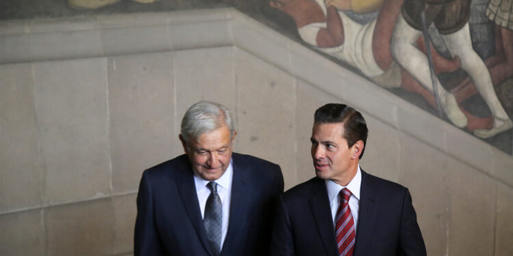 Sexenios de EPN y AMLO acumulan desvíos por 26,738 mdp