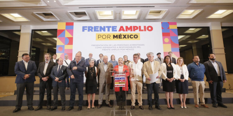 Sólo 13 aspirantes avanzan en proceso para elegir candidato del Frente Amplio