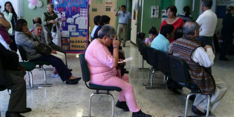 Sin acceso a salud más de 50 millones de mexicanos