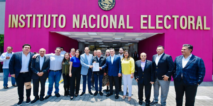Registran al Frente Amplio ante el INE para no violar leyes electorales
