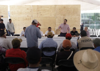 Liberan la Autopista del Sol y los 13 funcionarios retenidos en Guerrero