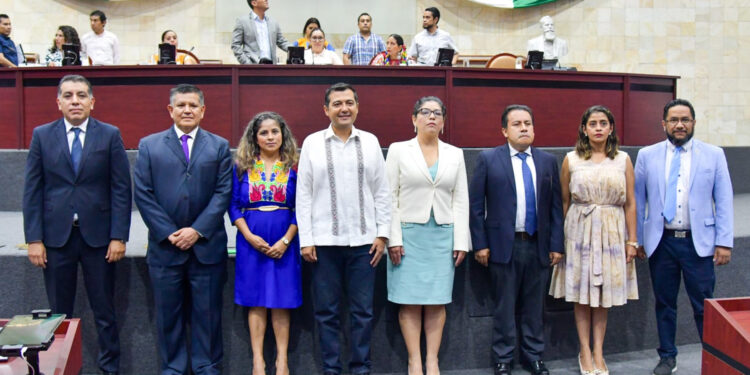 Congreso de Oaxaca elimina en nueve minutos el Tribunal de Justicia Administrativa