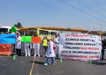 Personal de salud de CDMX protesta contra incorporación al IMSS-Bienestar