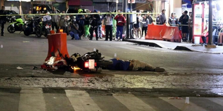 También persiguen y asesinan a motociclista en la Avenida Izazaga