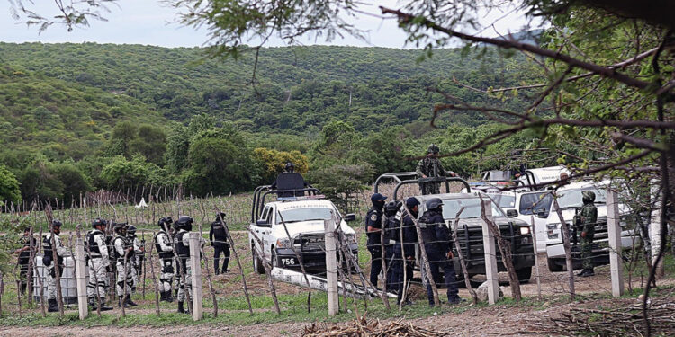 Enfrentamiento entre autodefensas y sicarios deja siete muertos en Tecoanapa, Guerrero