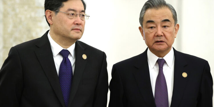 China reemplaza a su ministro de Exteriores: nombra a Wang Yi