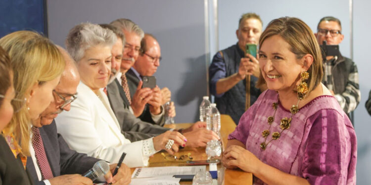 Xóchitl Gálvez y Santiago Creel se registran como aspirantes de oposición para buscar la Presidencia